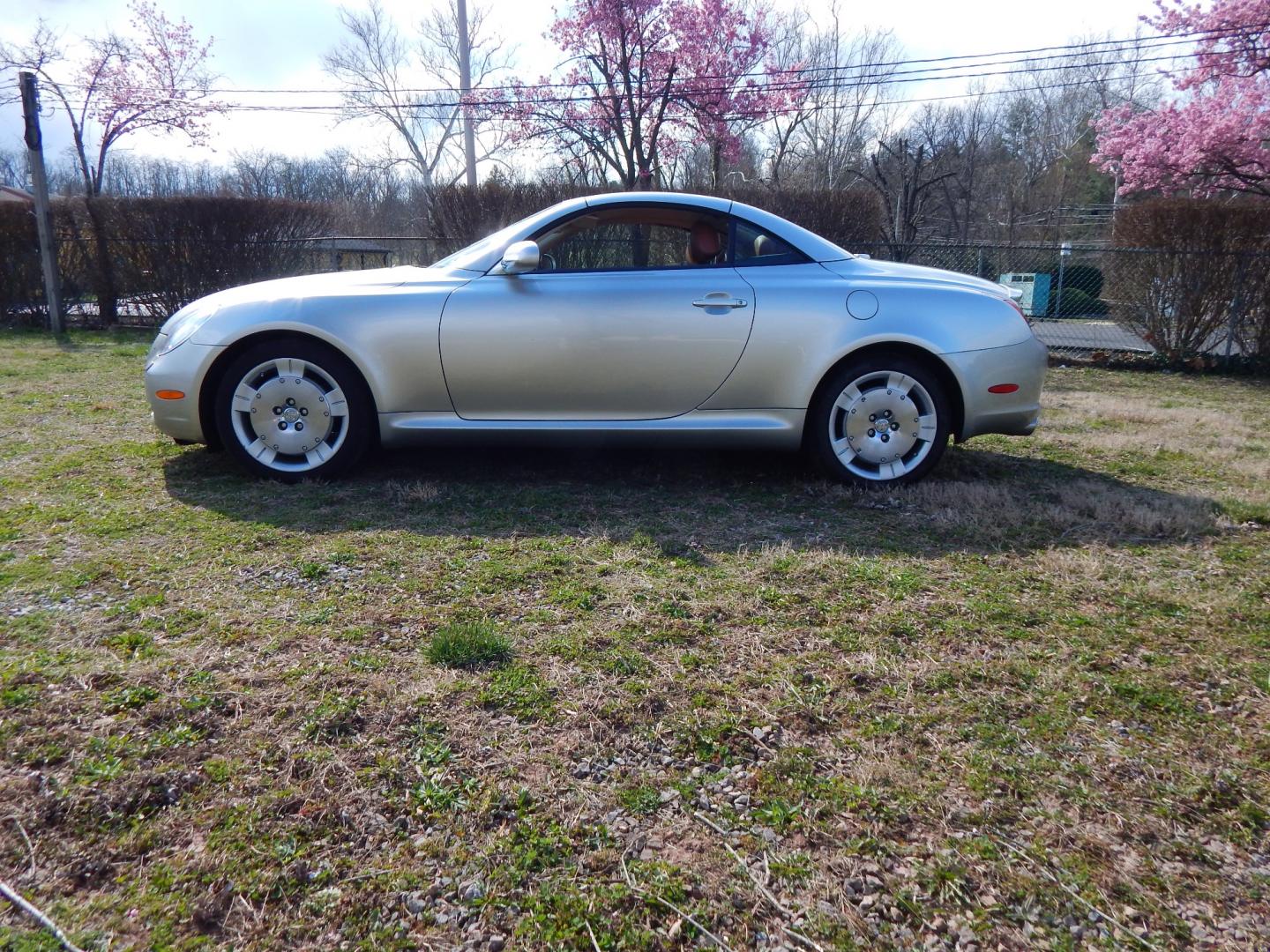 2005 Silver /Saddle Brown Leather Lexus SC 430 SC 430 (JTHFN48Y950) with an 4.3L V8 engine, Automatic transmission, located at 6528 Lower York Road, New Hope, PA, 18938, (215) 862-9555, 40.358707, -74.977882 - Here we have a beautiful Lexus SC 430 with only 53K original miles! Options include: 4.3L V8, Rear wheel drive, automatic transmission, saddle brown leather interior, wood trim, convertible top, AM/FM/TAPE/DISC radio with navigation, dual climate controls, heated front seats, cruise control, power t - Photo#1